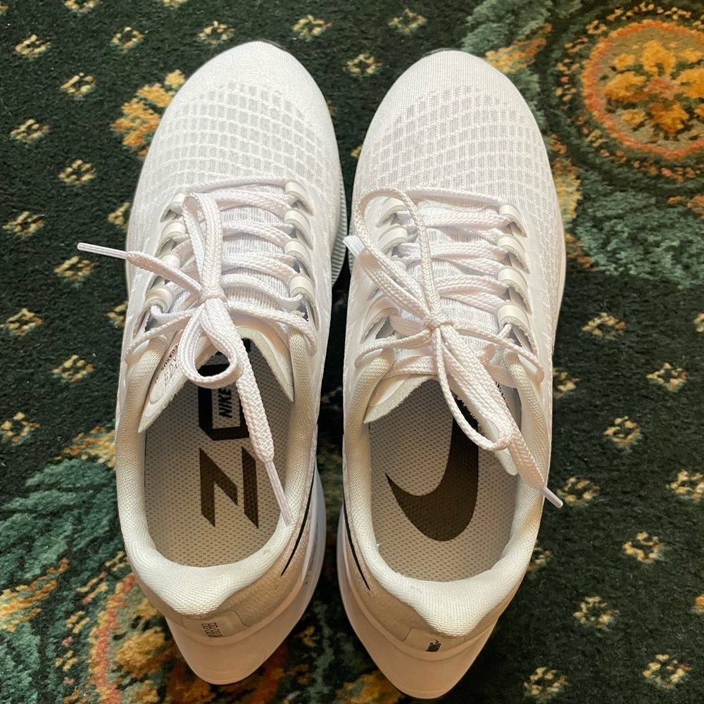 Nike Pegasus 37 shoes. Size 7.5.
